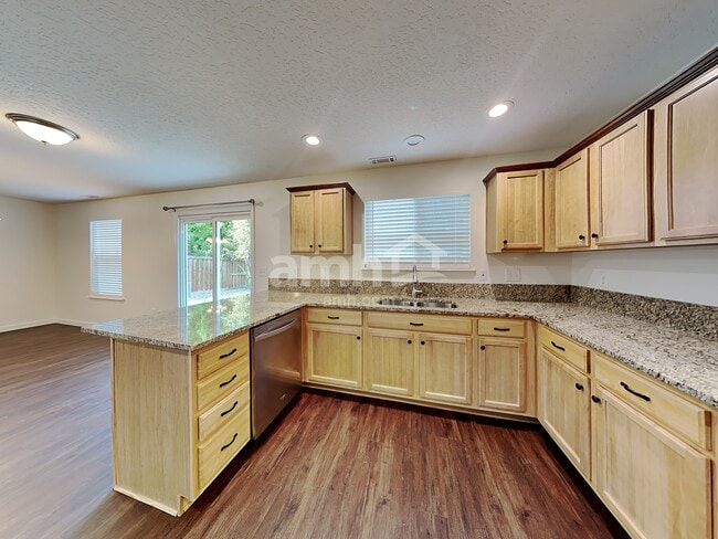 Building Photo - 4581 N Park Crossing Ave