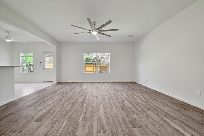 Foto del edificio - 305 Crooked Pine Court