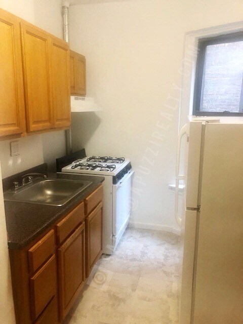 Building Photo - 200 Dyckman St