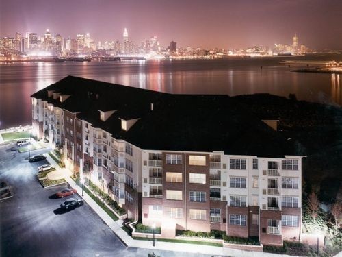 Primary Photo - 24 N Ave W