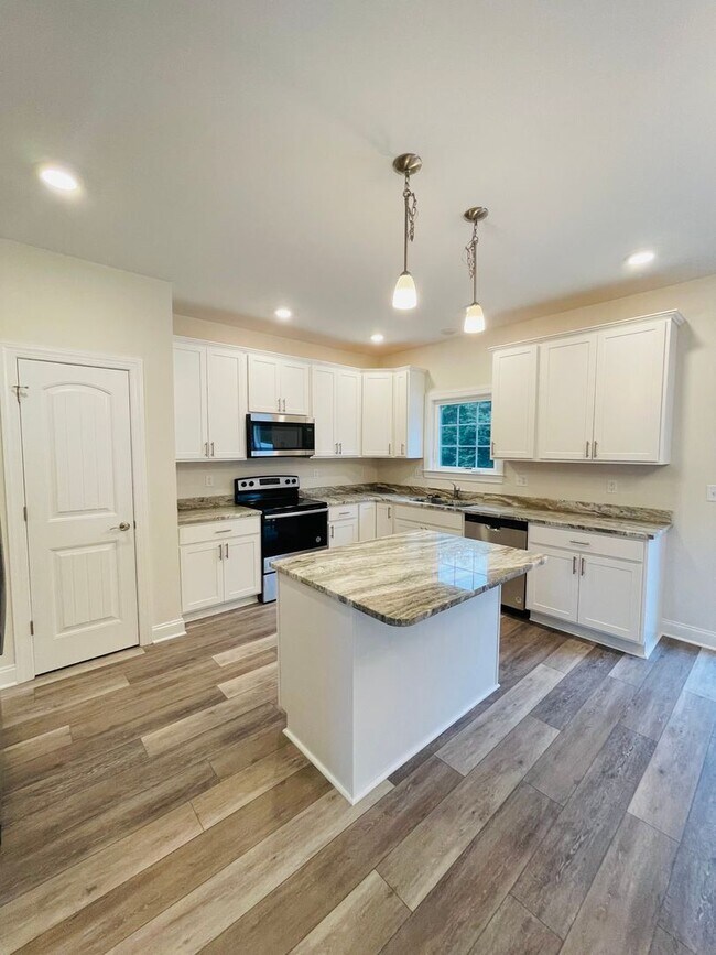 Foto del edificio - Townhouse for Rent in Crescent Ridge