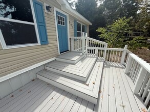 Building Photo - 901 Green Meadow Dr