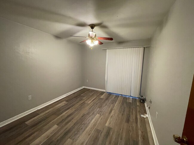 Foto del edificio - 2210 SW 70th Terrace