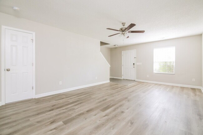 Foto del edificio - 3028 Van Dorn Rd