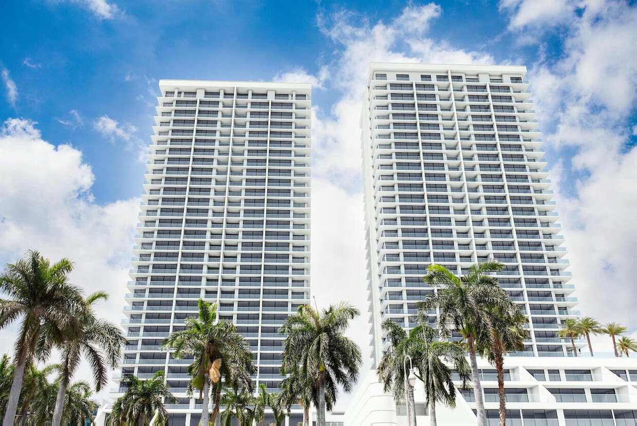 Foto principal - 529 S Flagler Dr