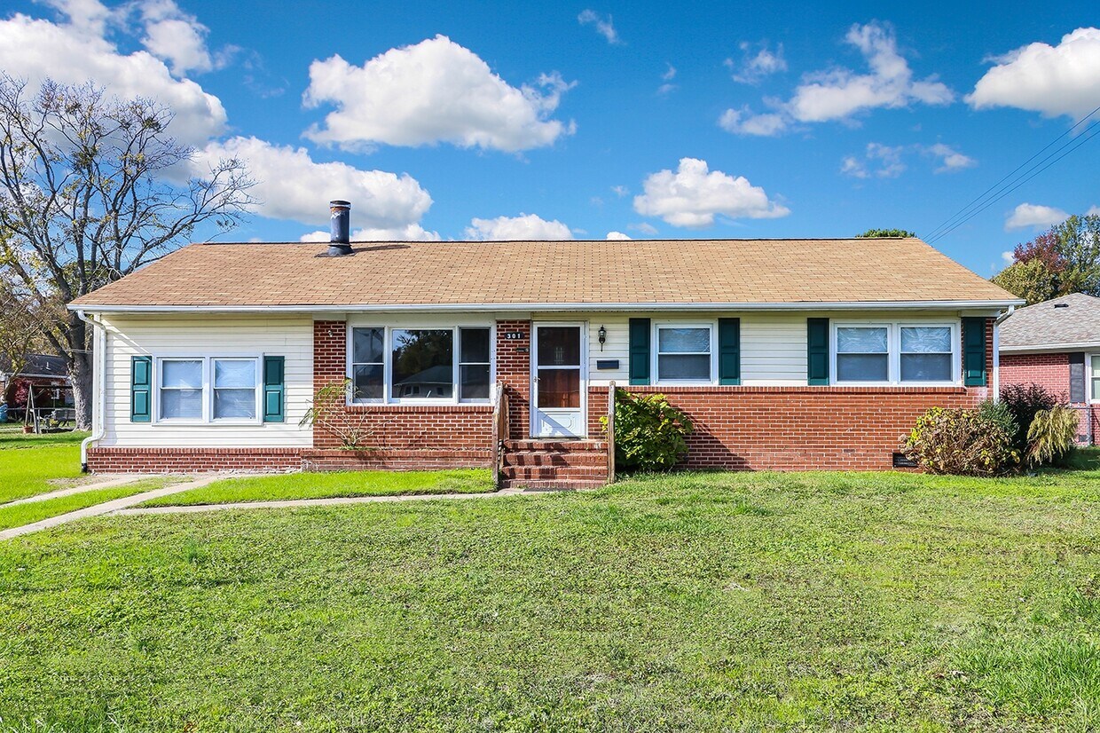 301 Dover Rd, Hampton, VA 23666 House Rental in Hampton, VA