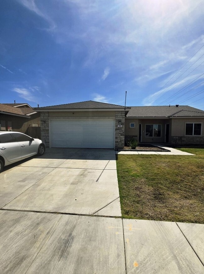 Building Photo - 799 W Brown Ave