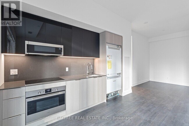 Building Photo - 308 Jarvis St