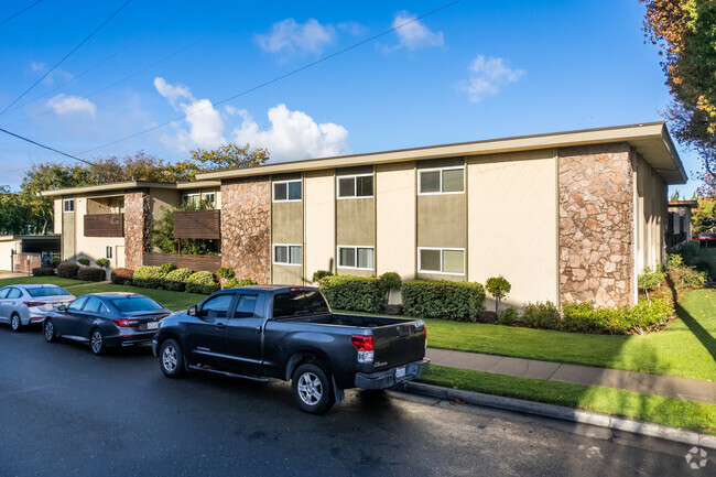 Building Photo - 1201 Liberty Apartments