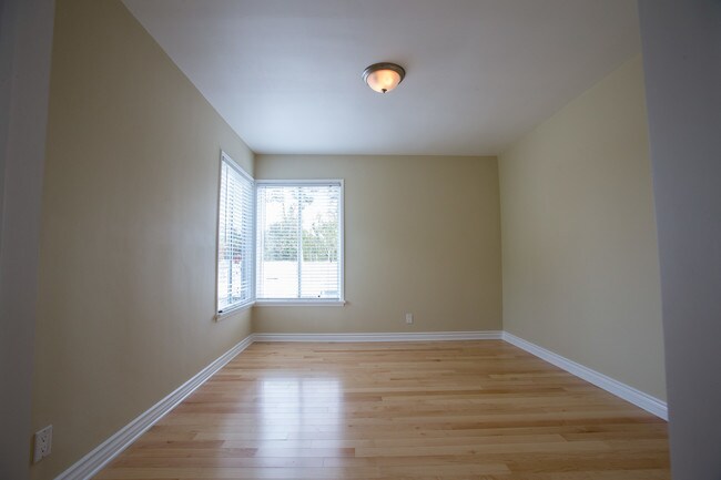 Bedroom - 5916 Ernest Ave