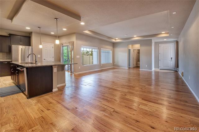 Foto del edificio - 6765 Windbrook Ct