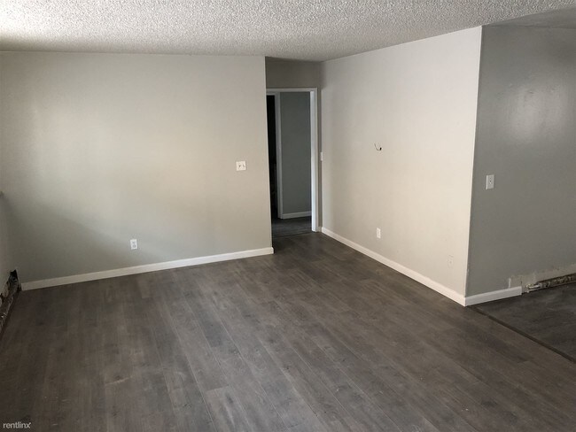 Foto del edificio - 3942 E 8th Ave