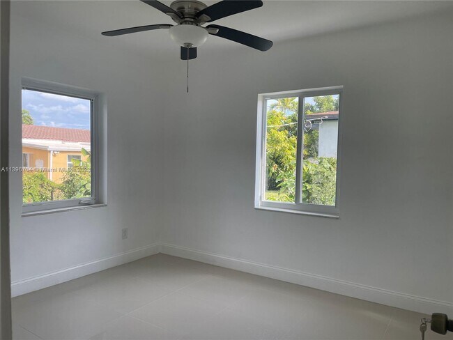 Foto del edificio - 315 NE 111th St
