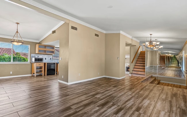 Sala de estar - 7474 Puritan Ave