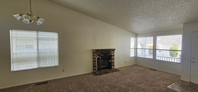 Foto del edificio - Single Story 3 Bedroom, 2 Bath, 2 Car Garage, Desirable Seeliger Neighborhood
