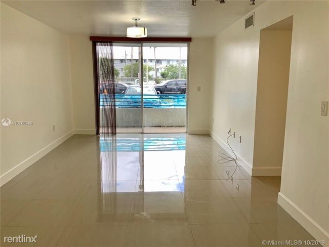 Foto del edificio - 8231 NW 8th St