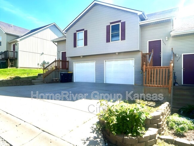 Building Photo - 5631 N Northwood Terrace