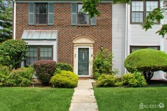 Building Photo - 391 Danbury Ln