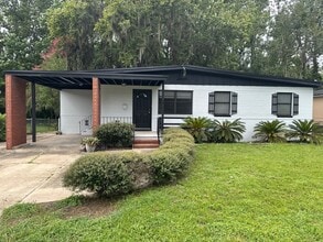 Building Photo - 1204 Carthage Dr
