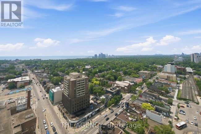 Building Photo - 2350 Dundas St W