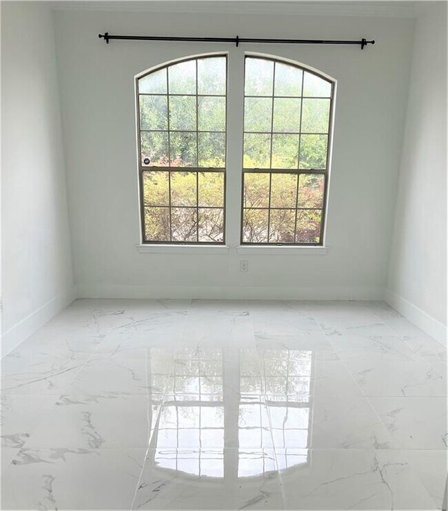 Building Photo - 2725 Mirasol Loop