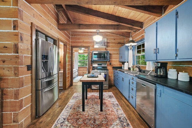 Foto del edificio - 8683 Larue Rd