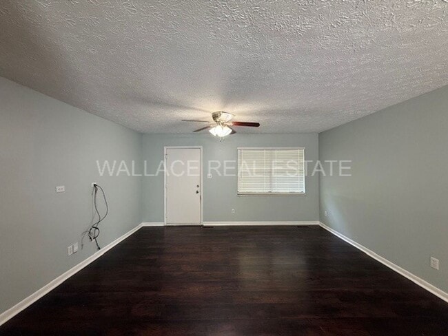 Building Photo - ADORABLE 3 BEDROOM,3 FULL BATH HOME IN N. ...