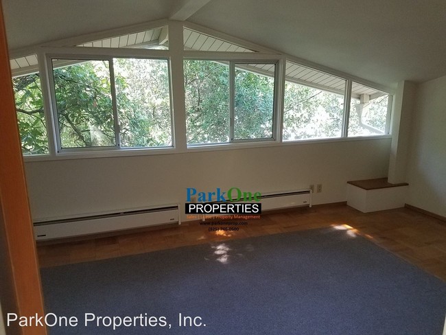 Building Photo - 4 br, 2 bath House - 43 Berkeley Ave