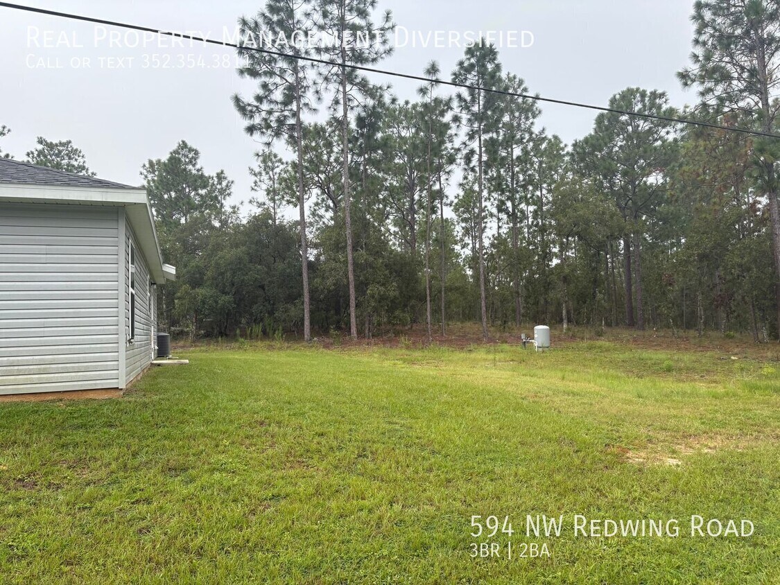 Foto del edificio - 594 Redwing Rd