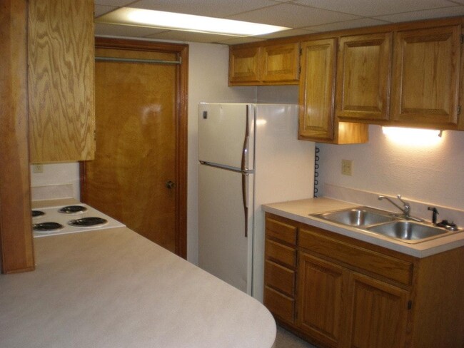 Building Photo - 808 NE Ball Dr