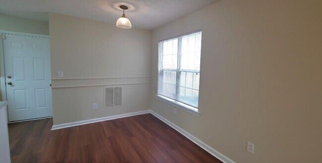 Foto del edificio - 4915 Lakebrooke Run