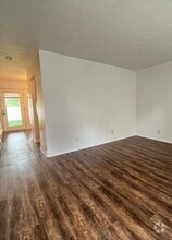 Building Photo - 107 Forest Ln