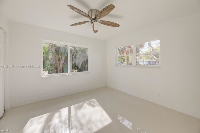 Building Photo - 3 br, 2 bath House - 832 NW 28th St