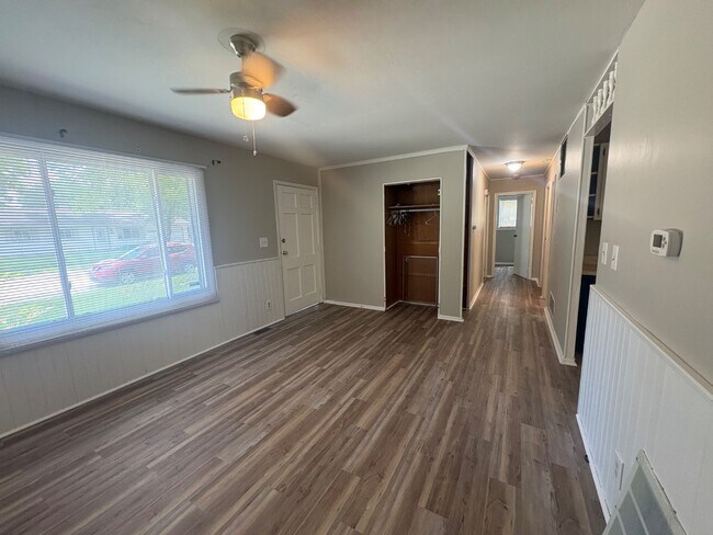 Building Photo - 3938 Downes Dr