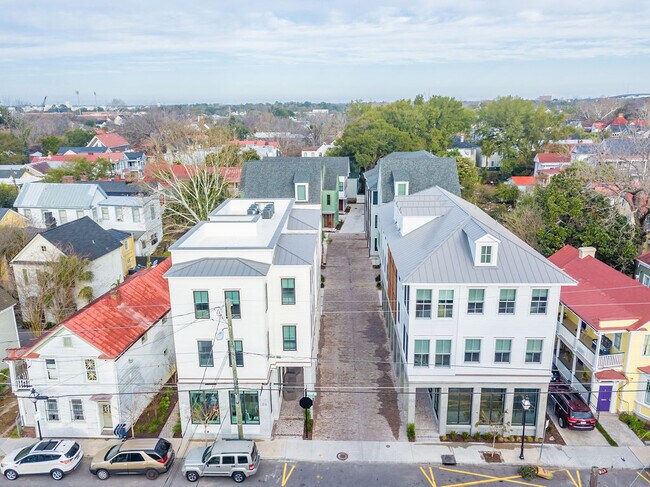 Foto del edificio - 4 Sanctuary Ct