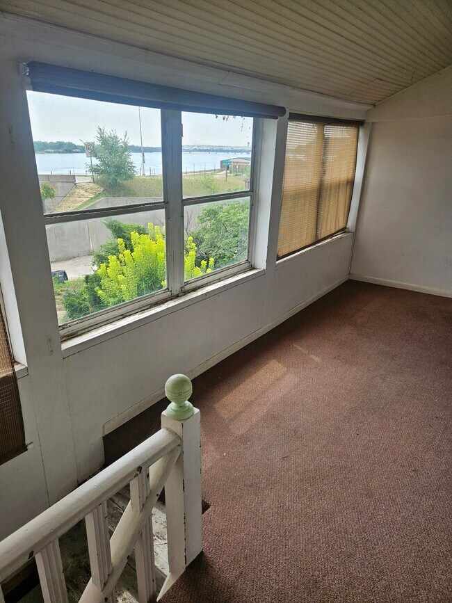 Foto del edificio - 616 N Main St