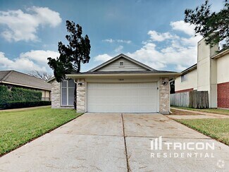 Building Photo - 13822 Cantwell Dr