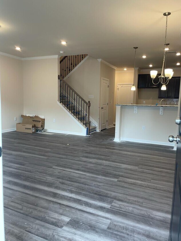 Building Photo - 5709 Kalamata Dr