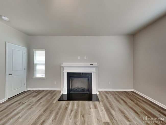 Building Photo - 134 Spring Knoll Dr