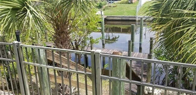 Foto del edificio - 9358 Palm Island Cir