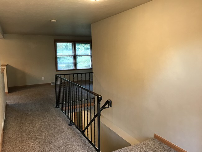 Building Photo - 3058 Glendale Ave