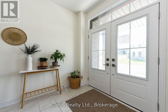 Building Photo - 114 Thicketwood Ave