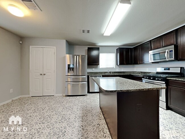 Building Photo - 1811 Artem Ct