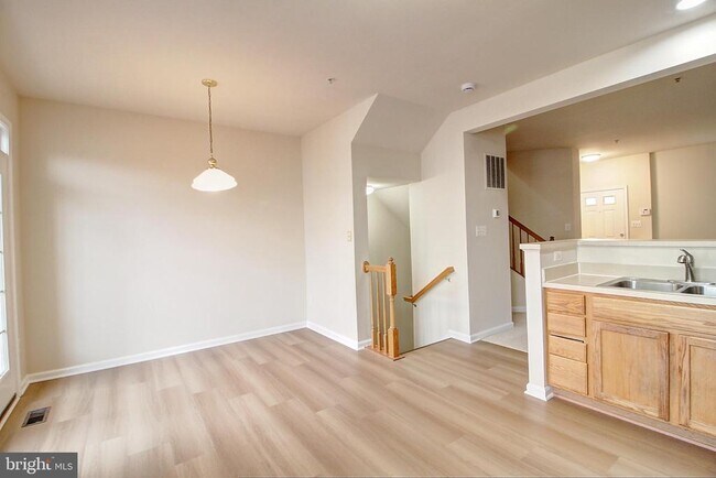 Foto del edificio - 1802 Wheyfield Dr