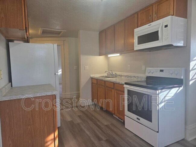 Building Photo - 1718 8th Ave