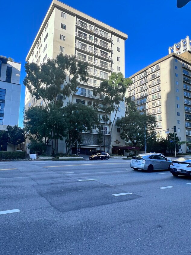 10751 Wilshire Blvd Unit 1, Los Angeles, CA 90024 Condo for Rent in