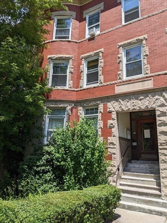 Building Photo - 187 Winthrop Rd