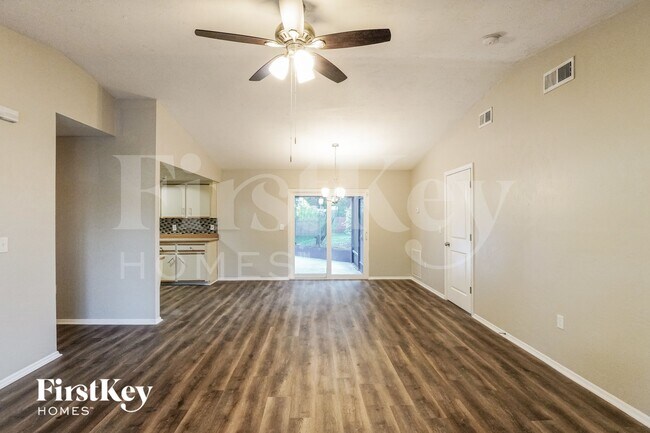 Foto del edificio - 3017 Vista Palm Dr