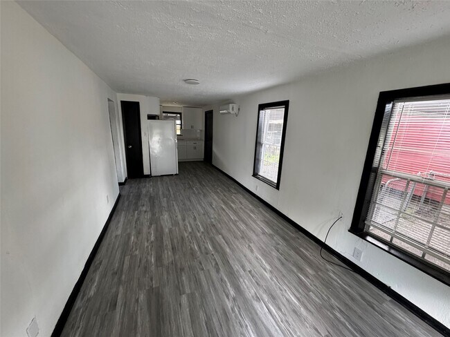 Building Photo - 1506 Luzon St