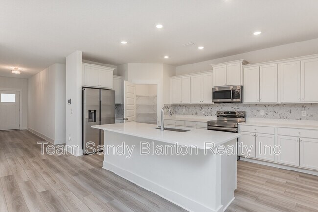 Foto del edificio - 874 Windhill Dr
